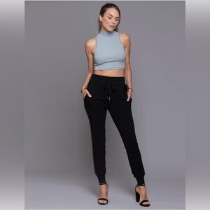 One Golden Thread Devine Jogga XXS Black